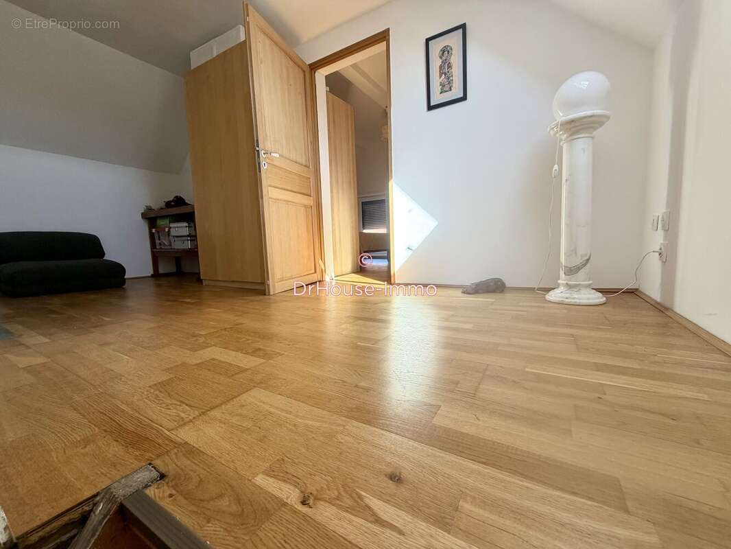 Maison à ROMBIES-ET-MARCHIPONT