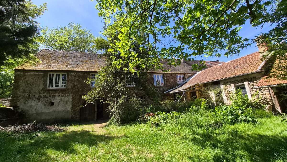 T10, 285 m², combles 100 m², dépendances, terrain 1124 m² - photo 6