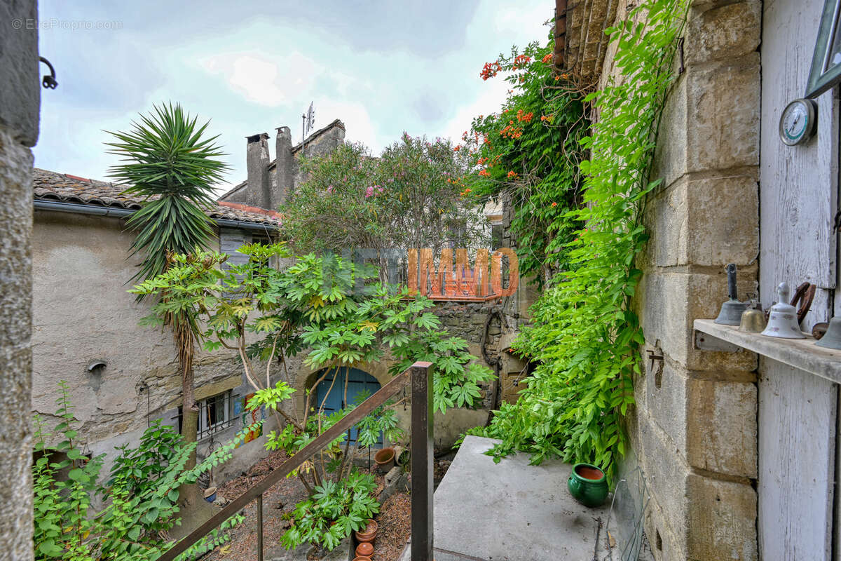 Maison de village T4 avec cour et annexes - photo 2