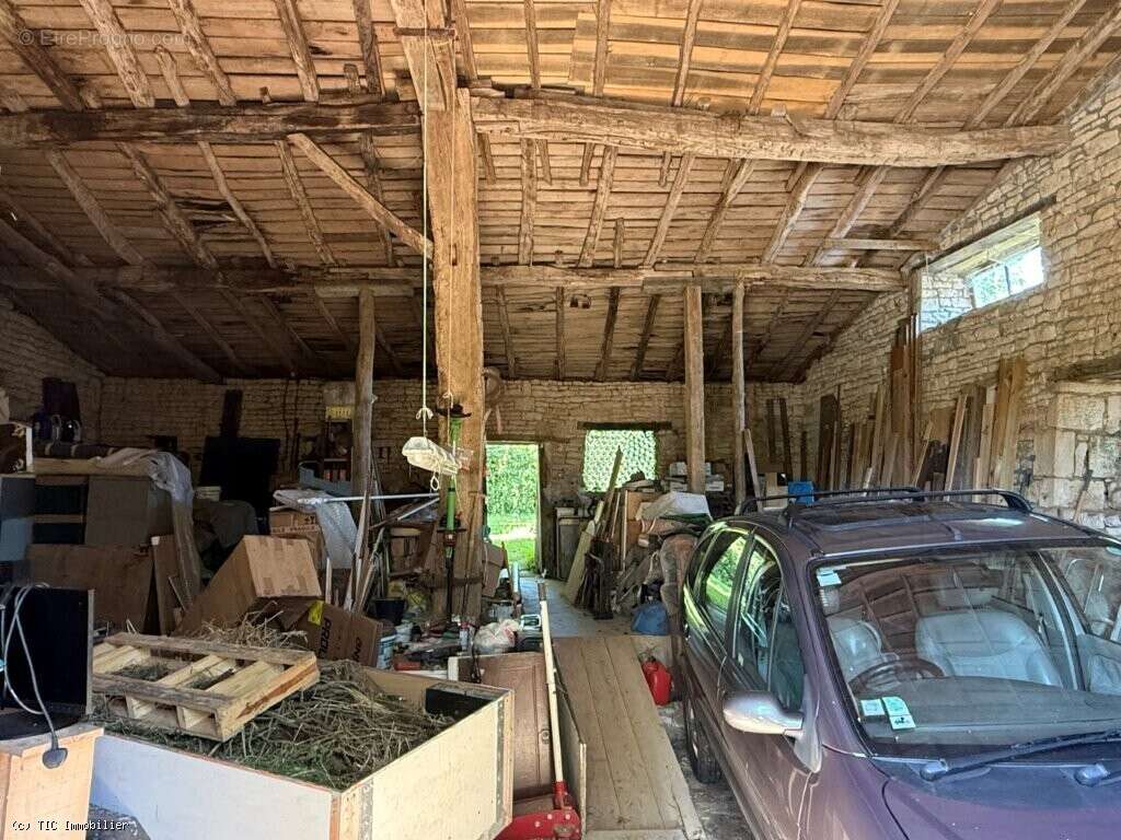 Maison à RUFFEC