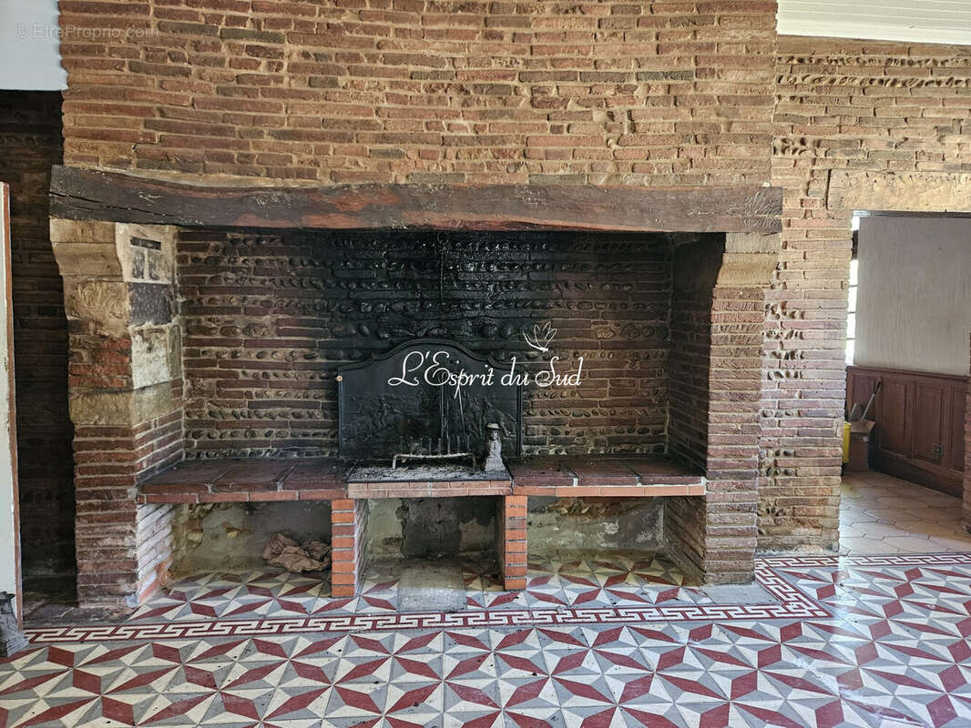 Appartement 728 m² à Saint-Sulpice  - photo 8