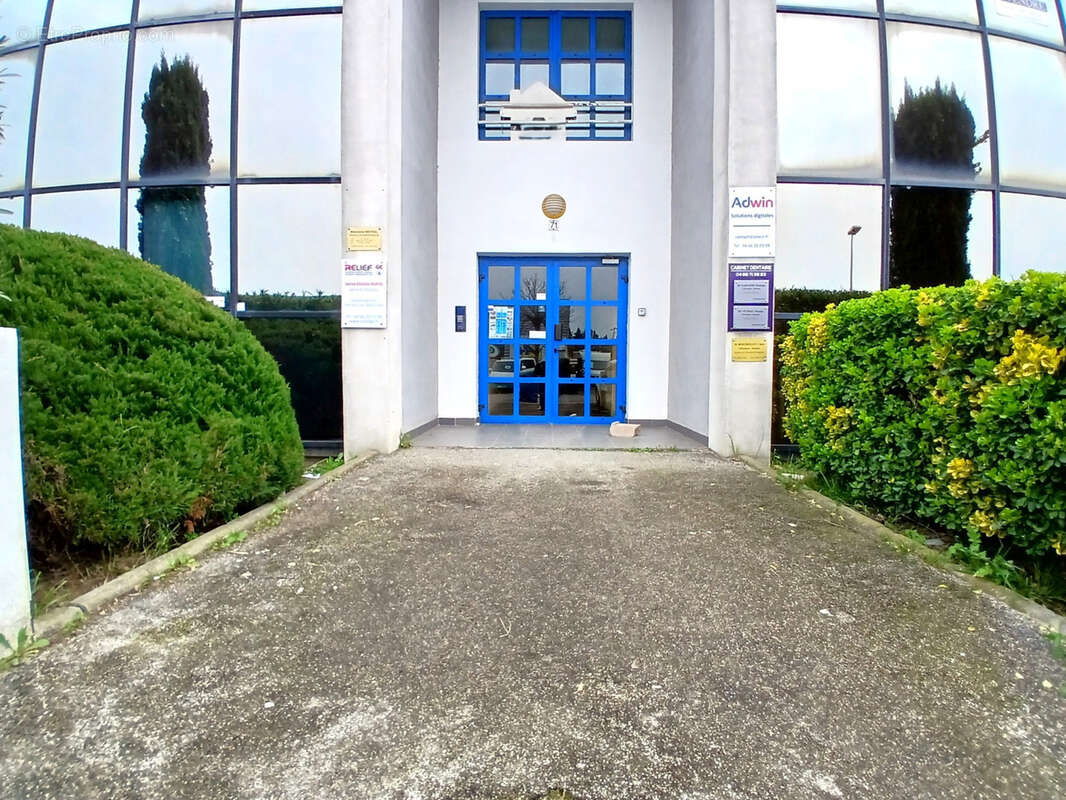 Commerce à AIGUES-MORTES