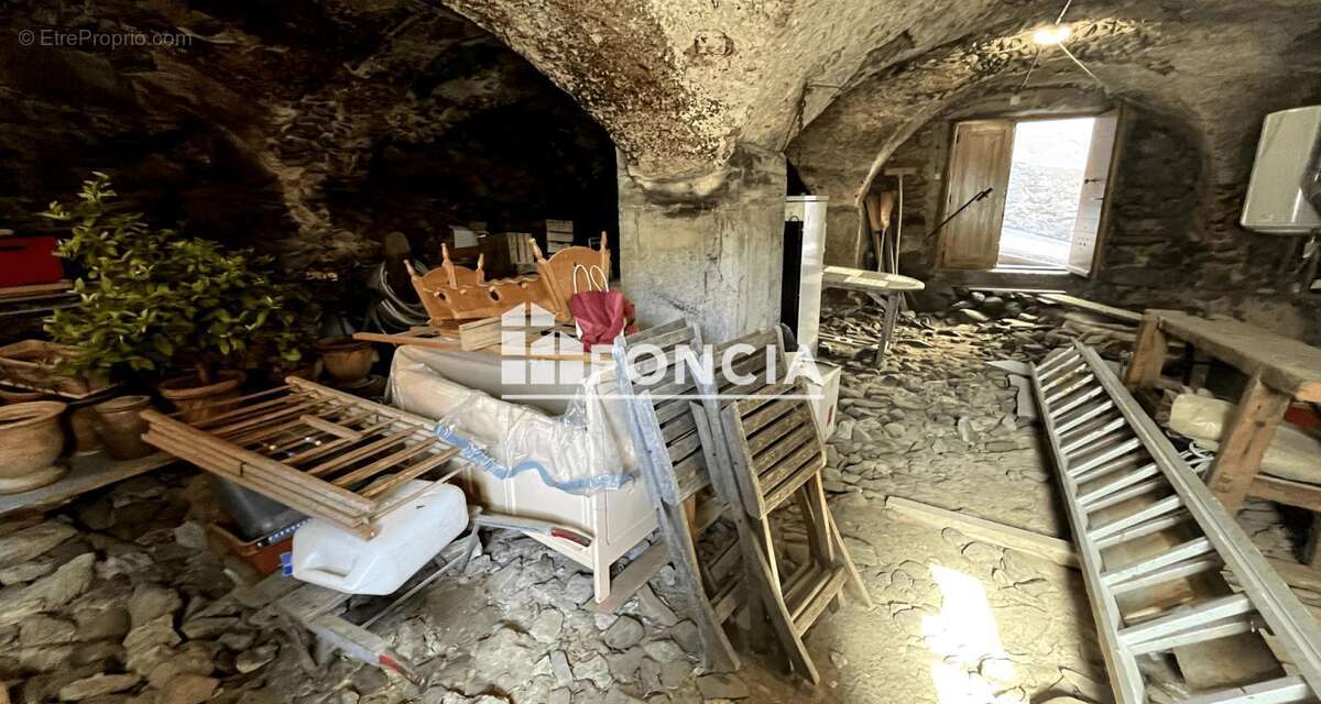 Maison à LES ALLUES