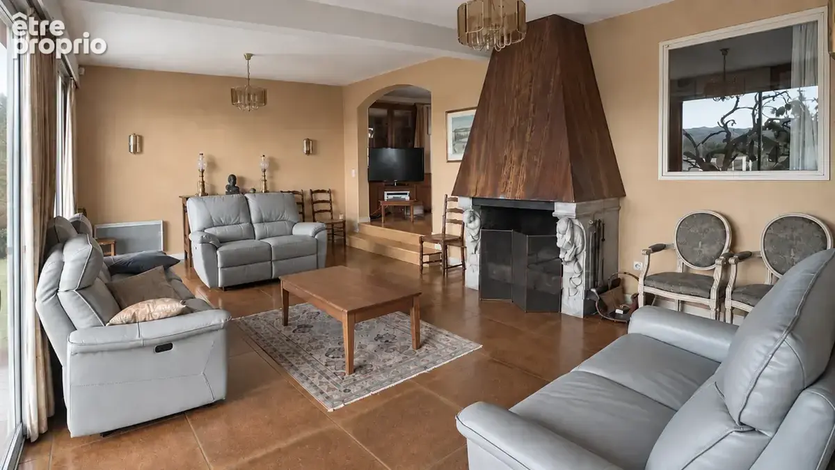 La GLACIERE maison 240 m2 habitables et 57 m2 d'annexes, jardin arboré, terrasse, terrain de 1359 m2. 570000€ - photo 3