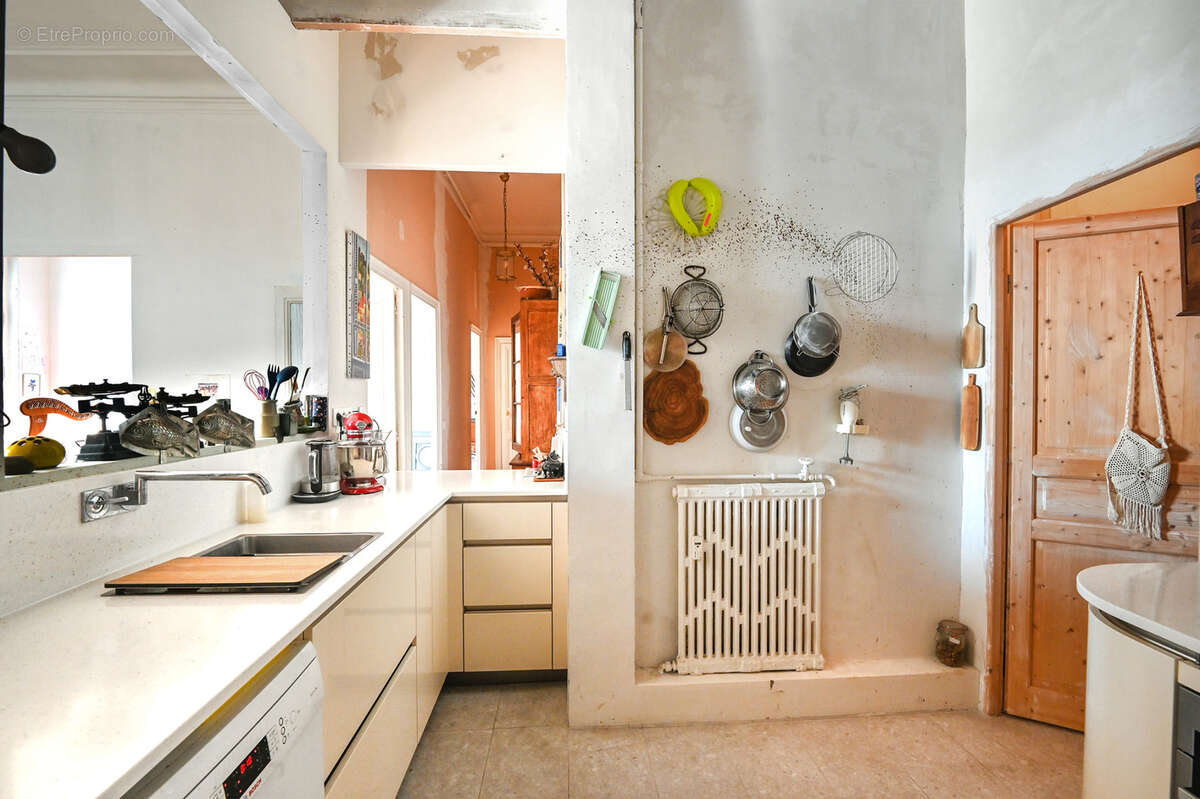 Appartement à MARSEILLE-1E