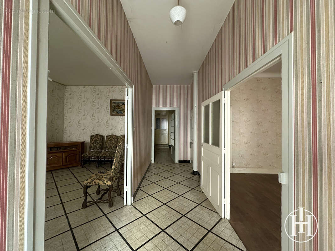 Maison à LE CHATELET