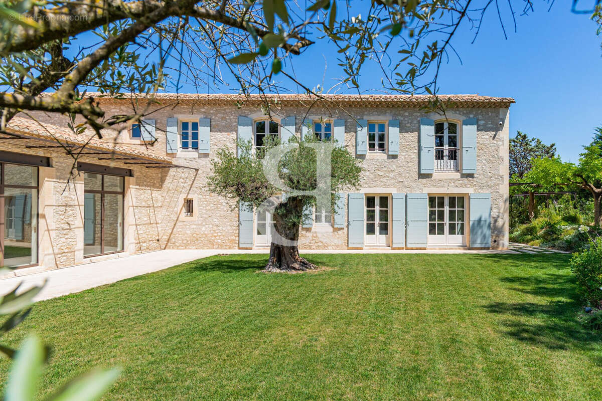 Maison 6 pièces 342 m² à vendre à Eygalieres (13810) - photo 5