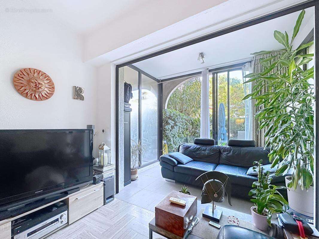 Appartement à VILLENEUVE-LOUBET