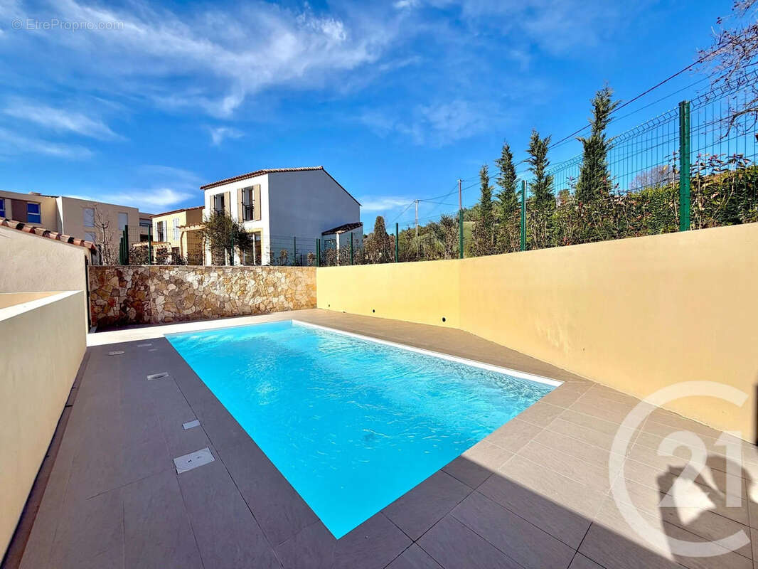 Appartement à OPIO