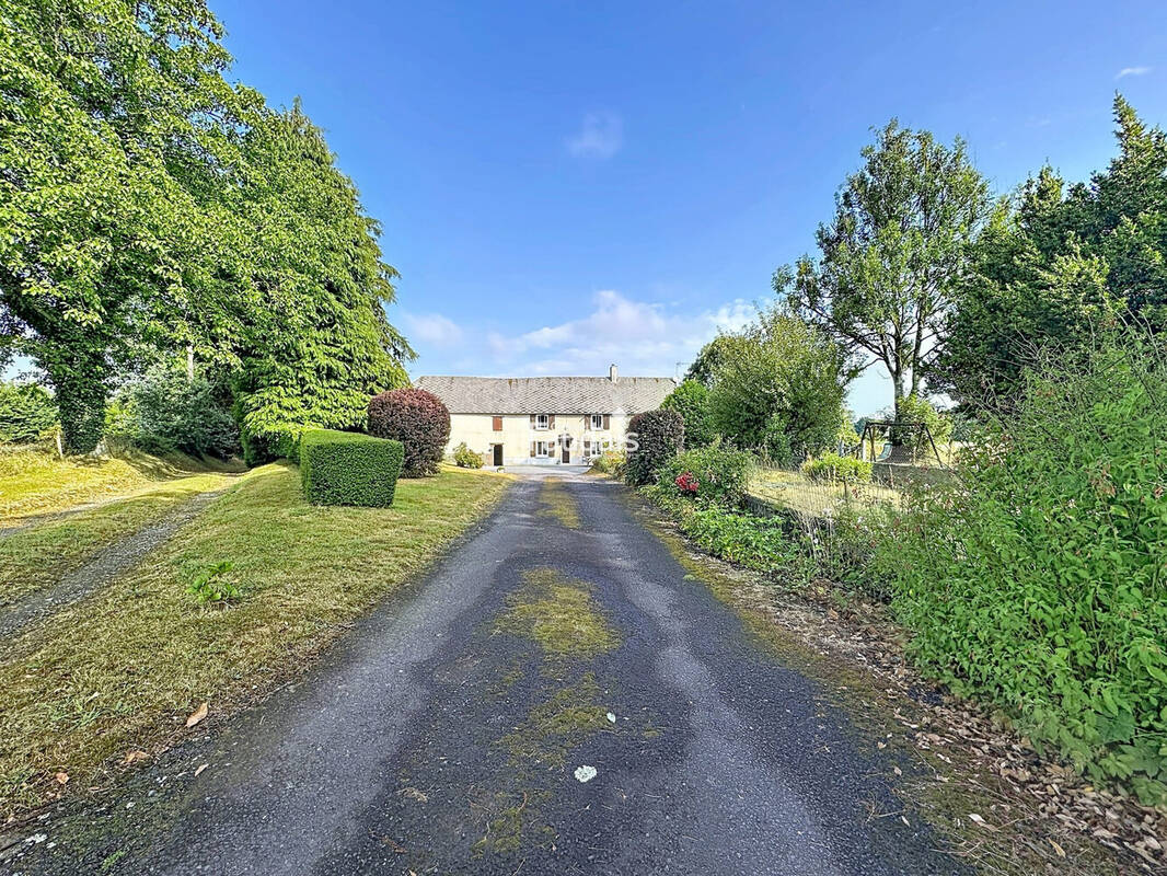 Maison à SOULLES