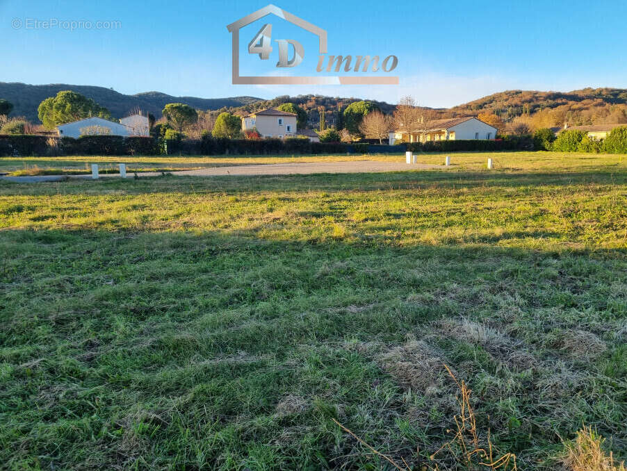 Terrain à VALLON-PONT-D&#039;ARC