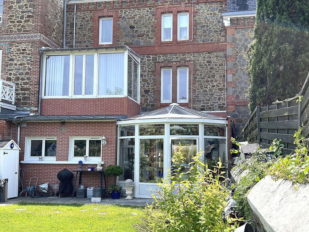 Belle demeure de caractère, terrasse et garage - photo 18