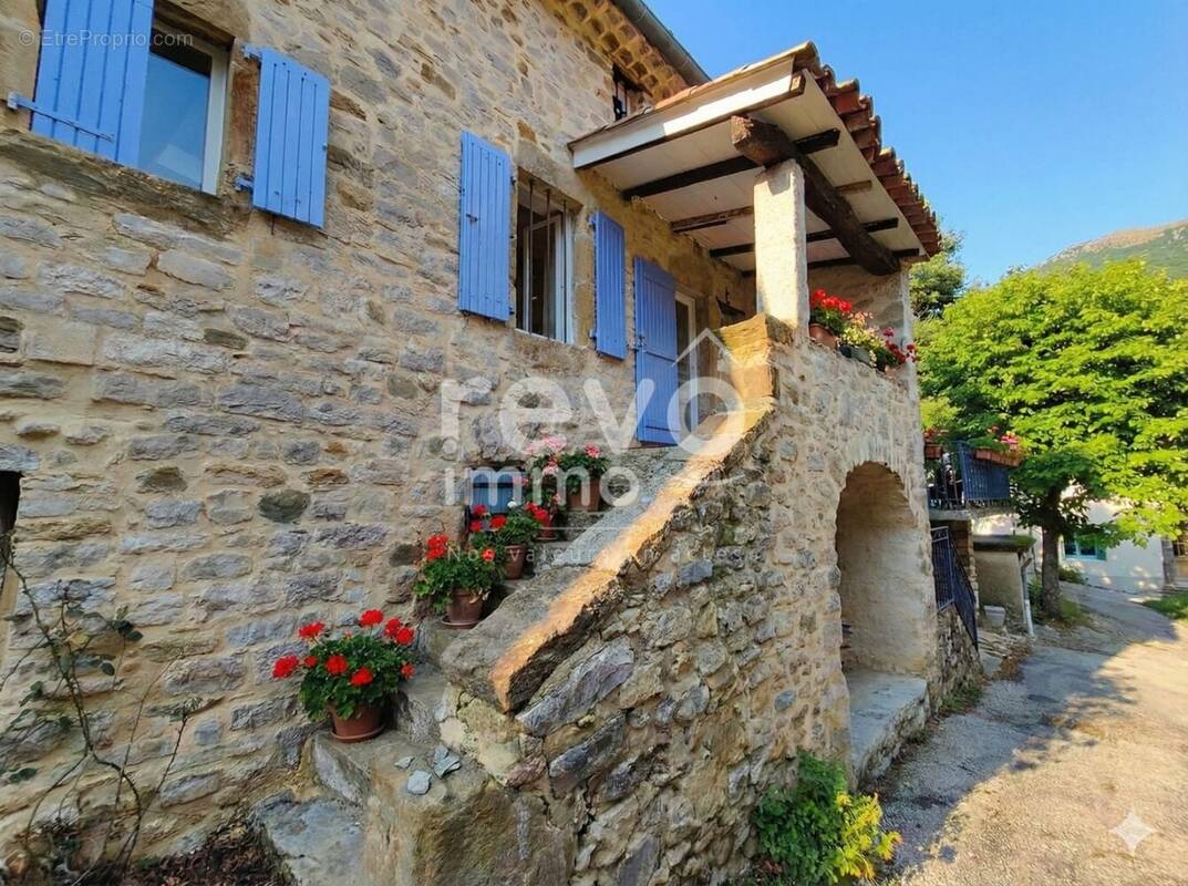 Maison à CHAUDEBONNE