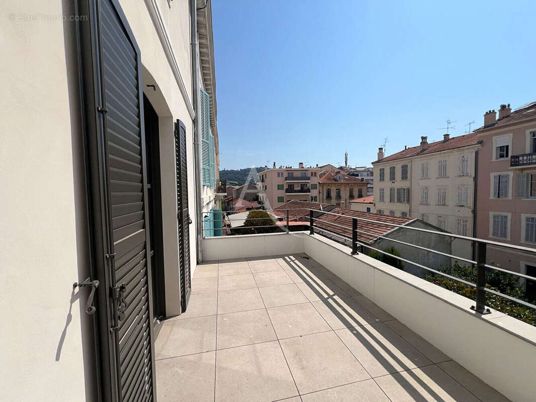 Maison de ville à proximité immédiate de Cannes Banane, des commerces et des plages - photo 6