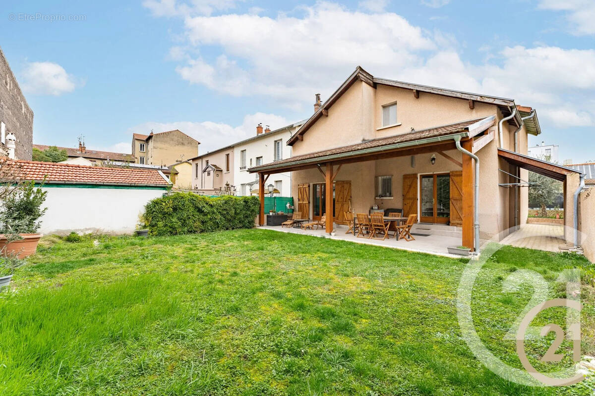 Maison à VILLEURBANNE