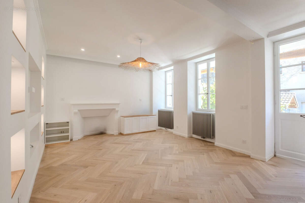 Appartement à EVIAN-LES-BAINS