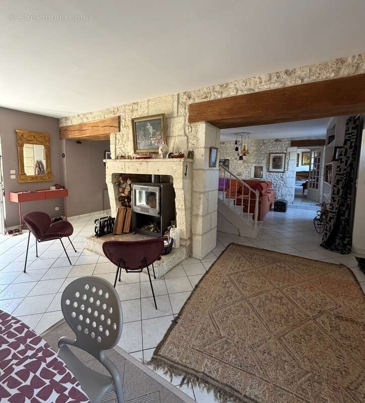 Maison à CHARRAS