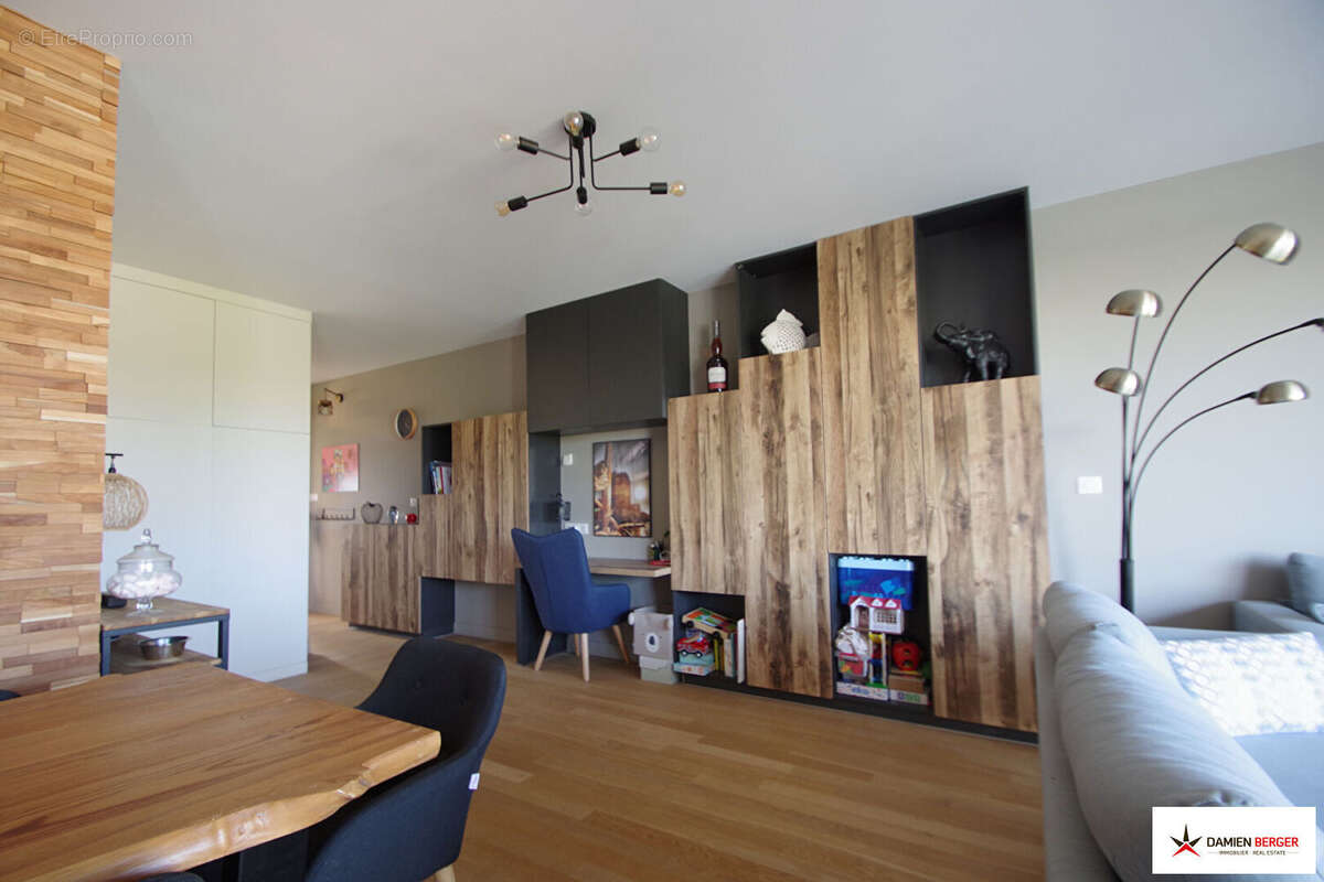La Ville en Bois - Grand appartement T3 en dernier étage. - photo 8