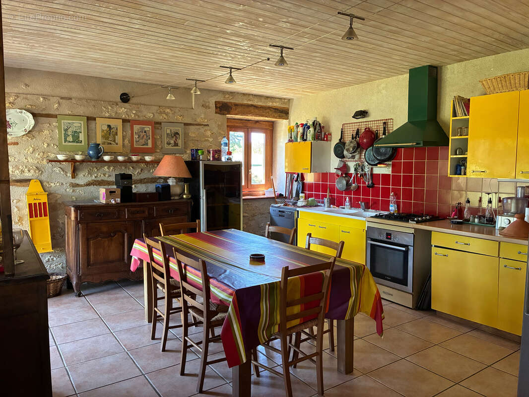 Maison à CASTELNAU-MONTRATIER