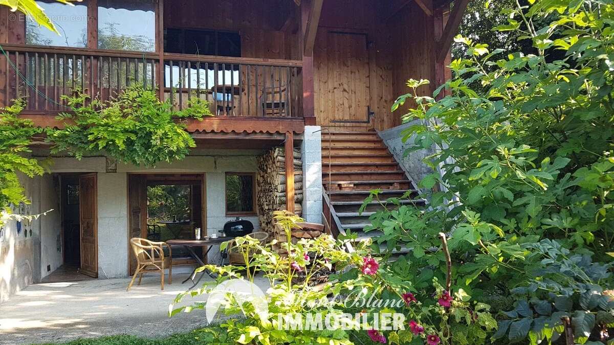 Maison à ARACHES-LA-FRASSE