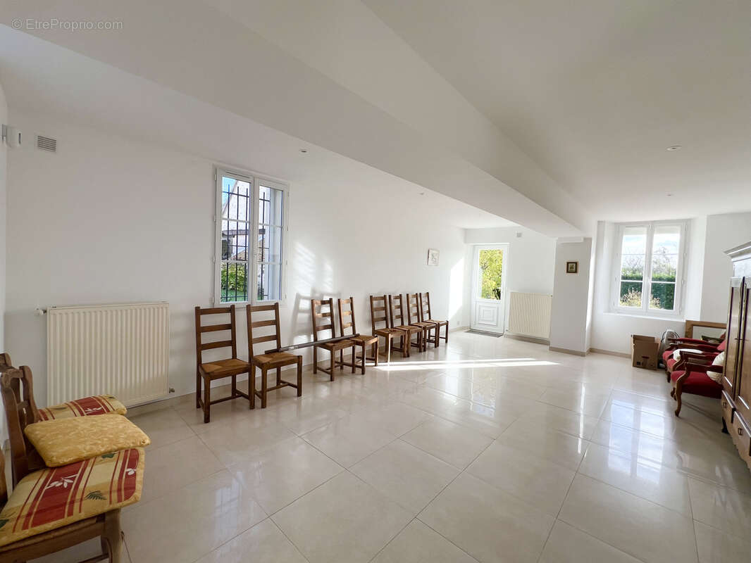 Maison à LOUAN-VILLEGRUIS-FONTAINE