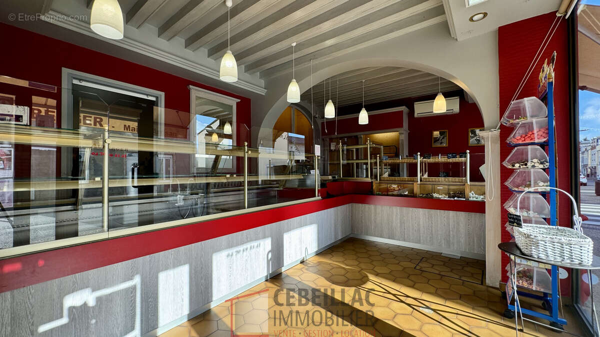 Commerce à SAINT-YORRE