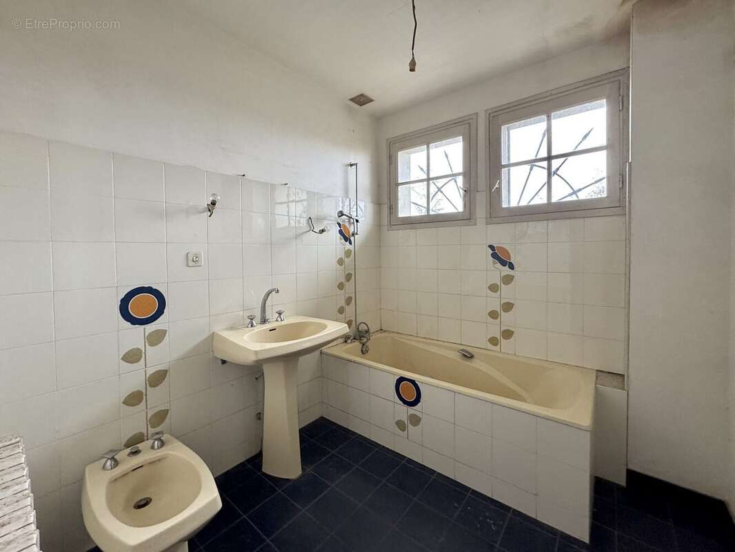 Salle de bains - Maison à SAINT-HILAIRE-DE-RIEZ