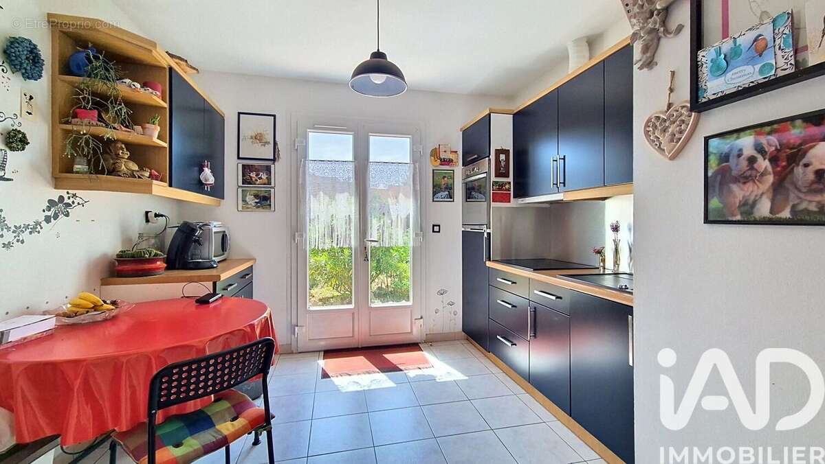 Maison 65 m² à Saint-Vrain  - photo 4