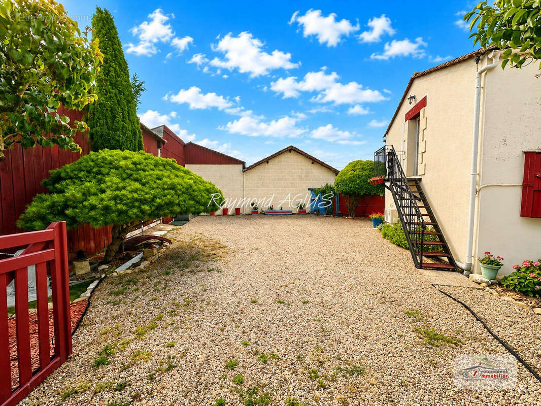 Charmante longère de vigneron avec studio, piscine et séchoir traditionnel - photo 8