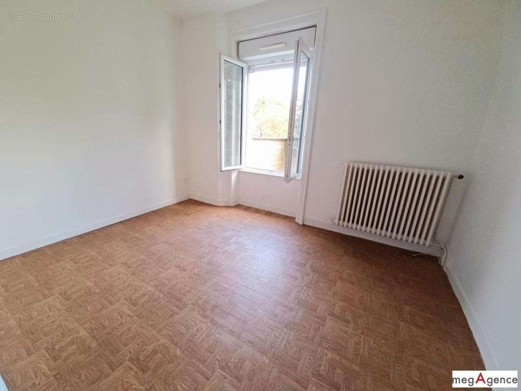Appartement à FOUGERES