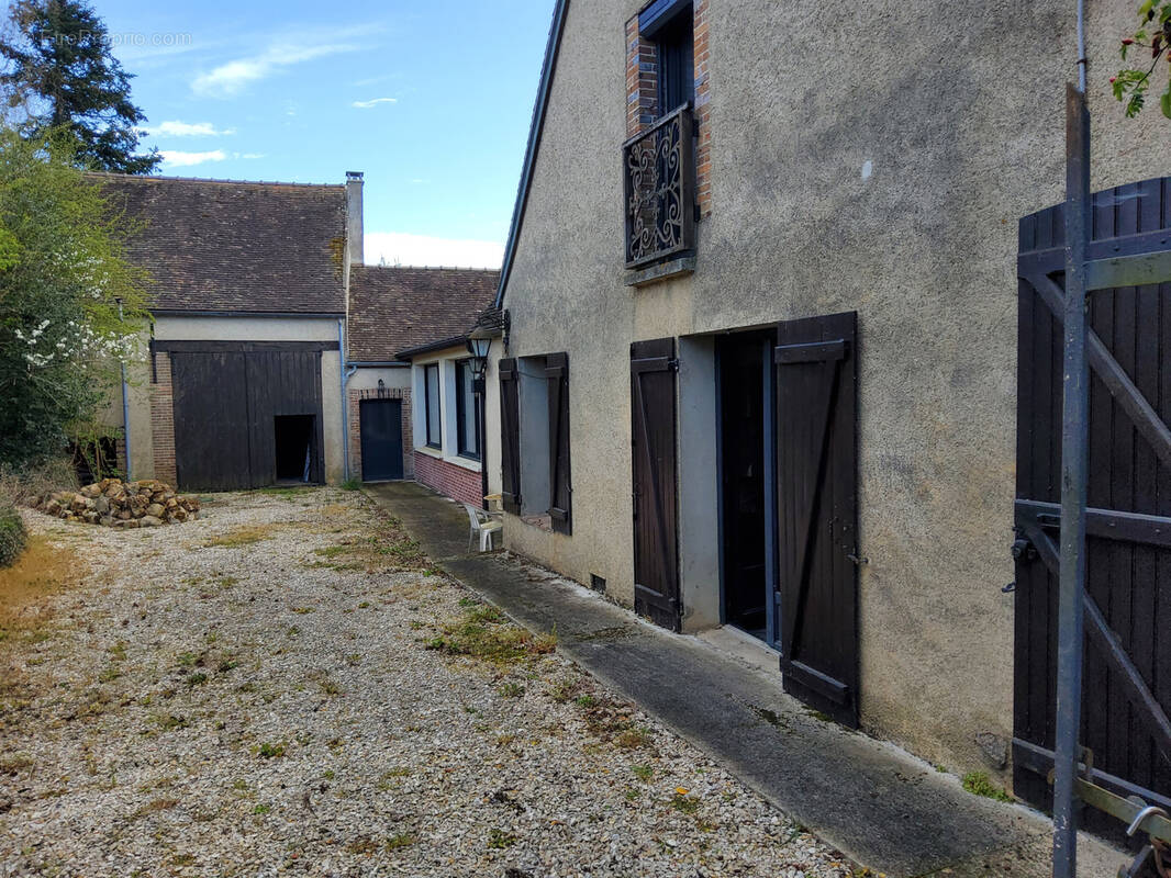 Maison à SAINT-SEROTIN