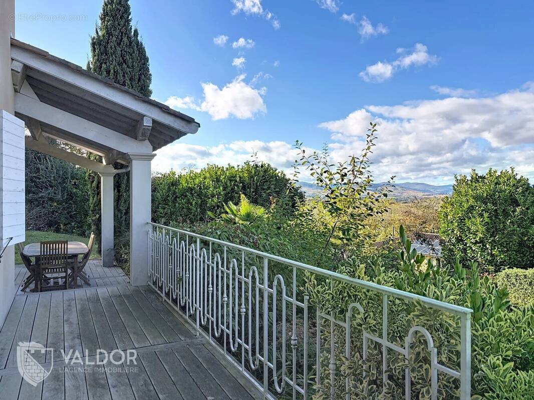 Maison à MONTMERLE-SUR-SAONE