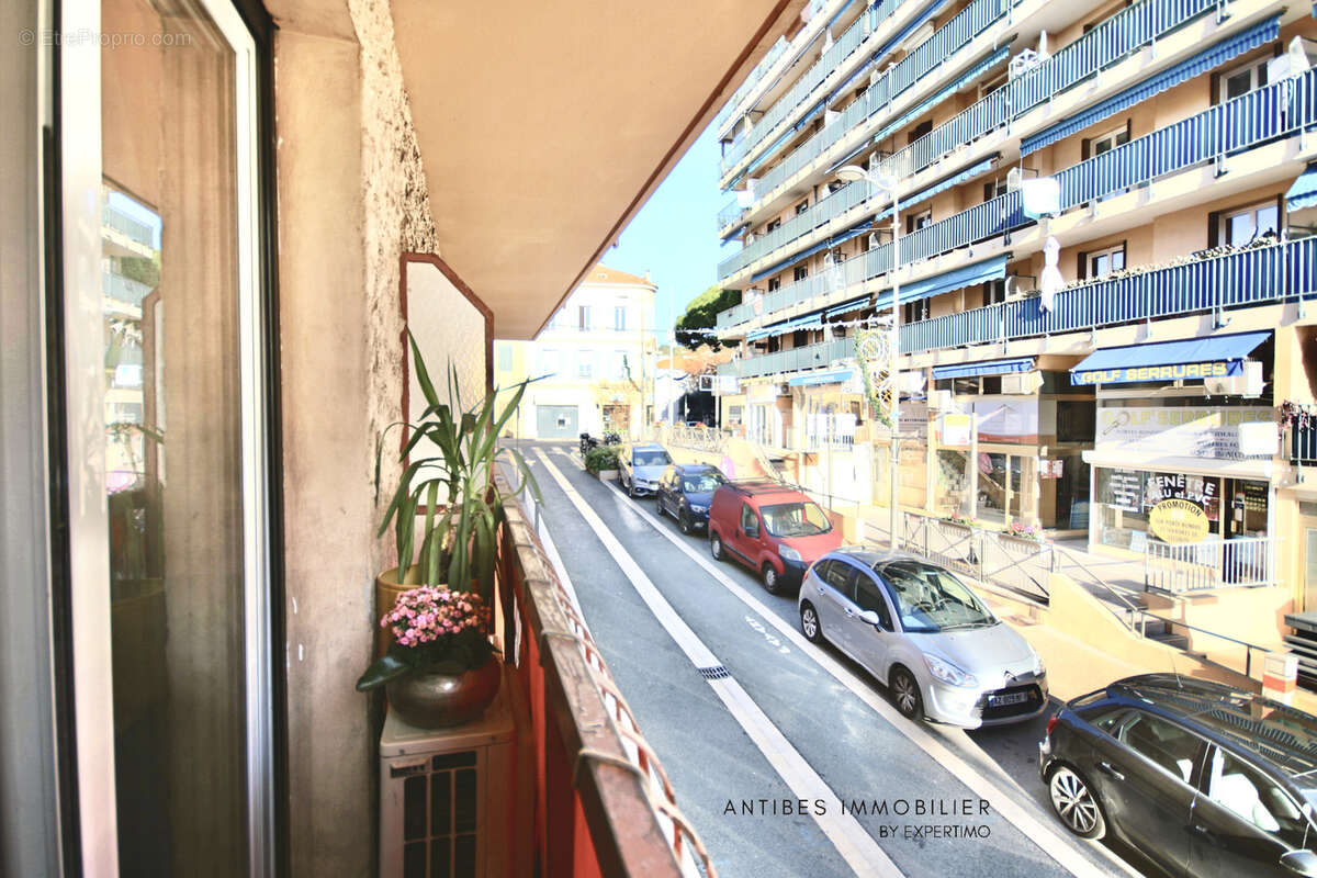 Appartement à VALLAURIS