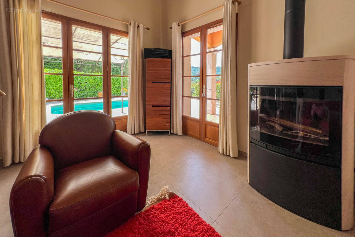 Maison à COLLOBRIERES