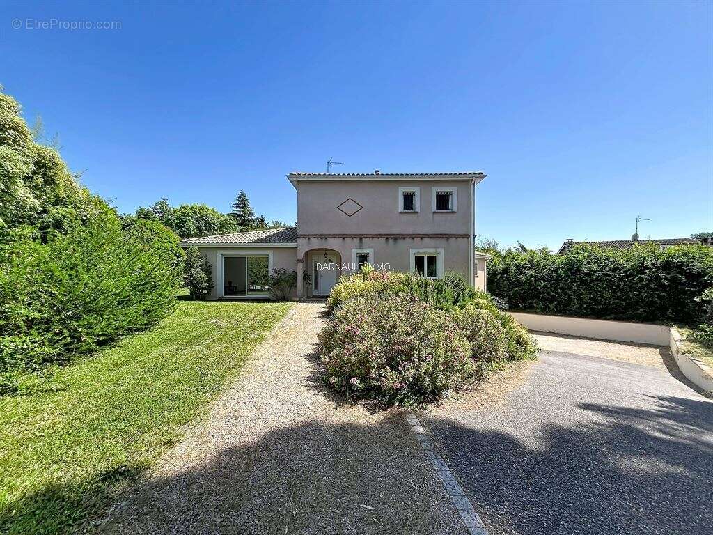 Belle villa familiale sans vis a vis au calme avec de tres belles prestations - photo 2