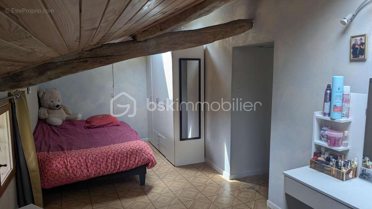 Ferme en U - 138 m² habitables, 4 chambres, jardin et grange - photo 15