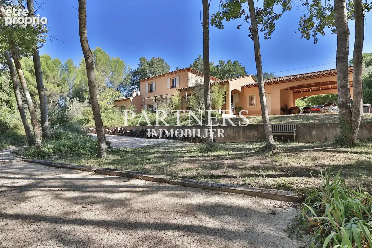Maison 6 pièces 225 m² à vendre à Trets (13530) - photo 4