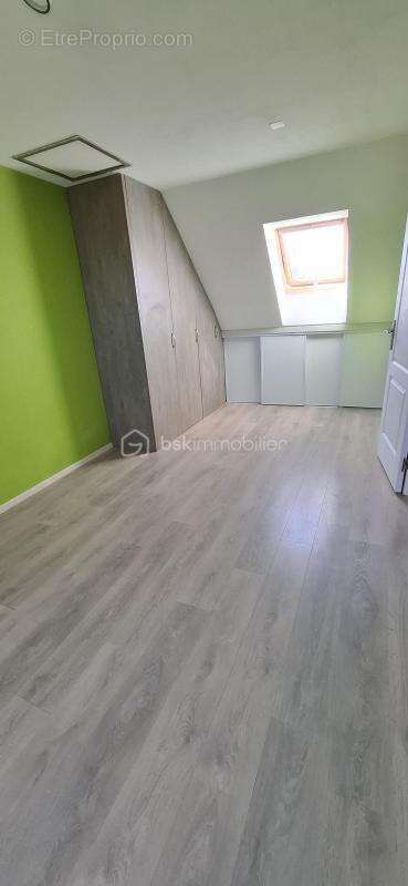 Maison moderne 5 chambres avec extension bois, piscine et grand terrain - photo 15