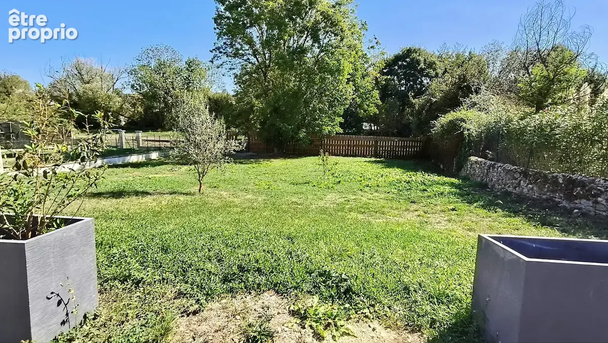 Blaye centre à pied   Maison en pierre   Jardin 1 212 m2 sans vis-à-vis   DPE C - photo 20