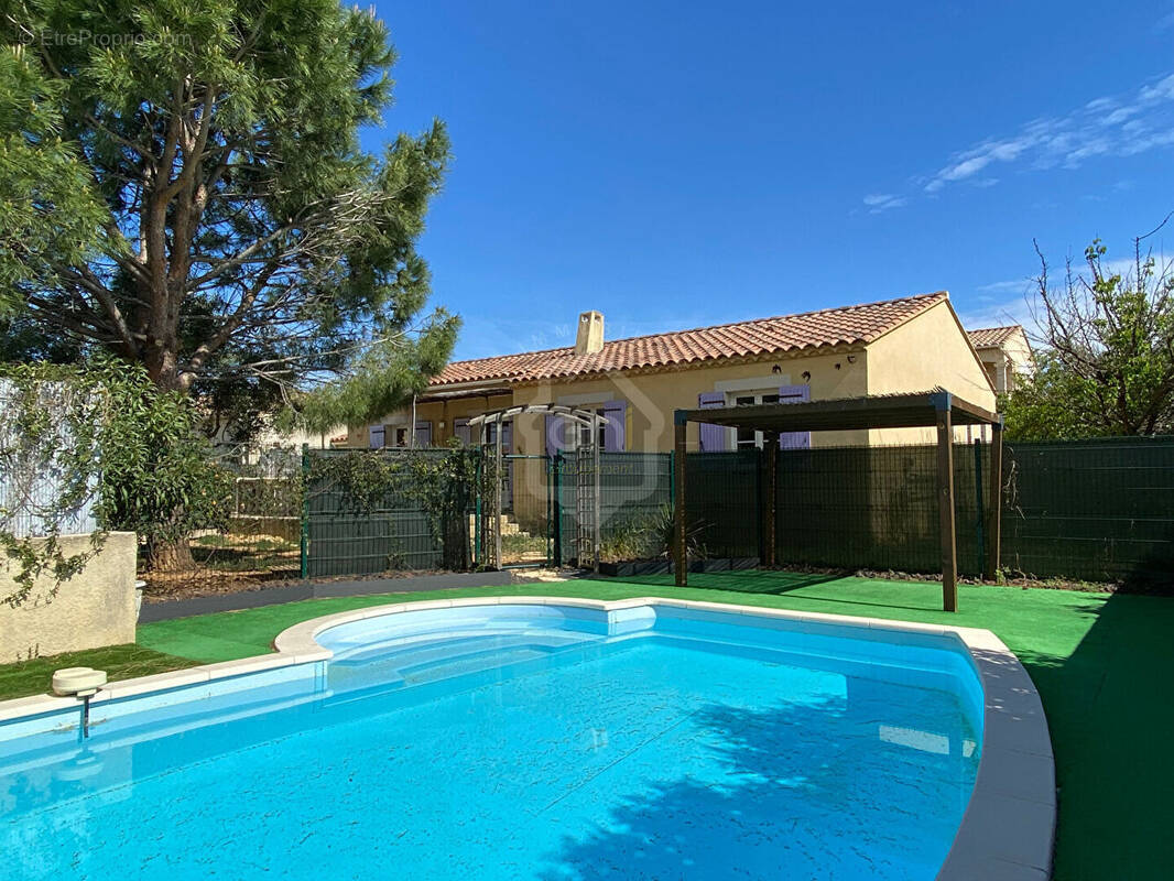 Maison à SORGUES