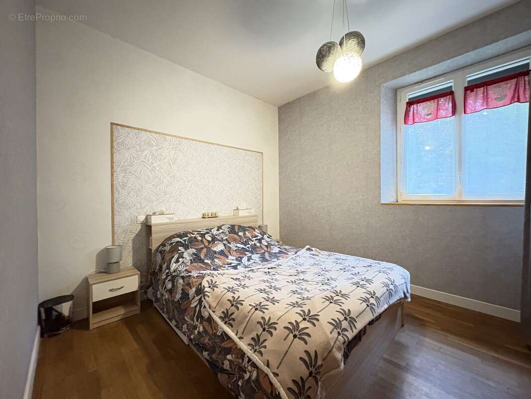 Maison à SAINT-PRIVAT