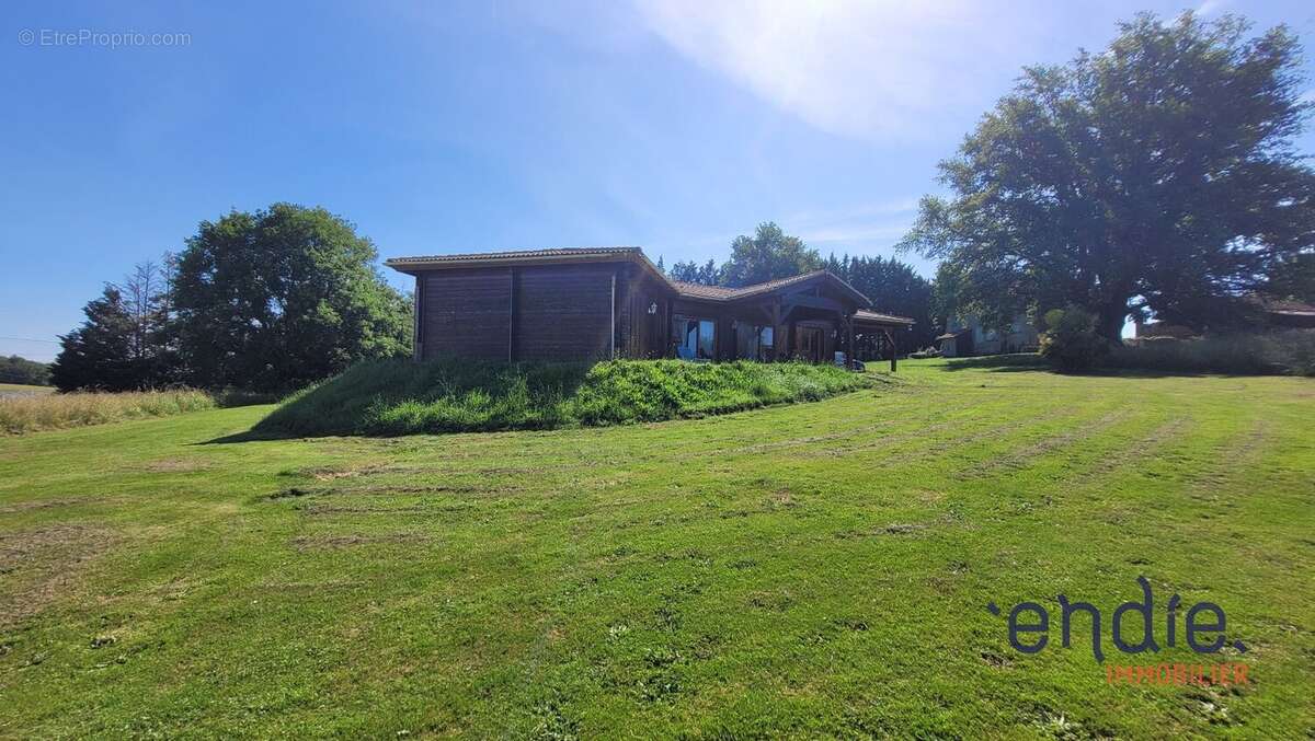 Maison à TIESTE-URAGNOUX