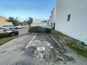 Parking à SIX-FOURS-LES-PLAGES