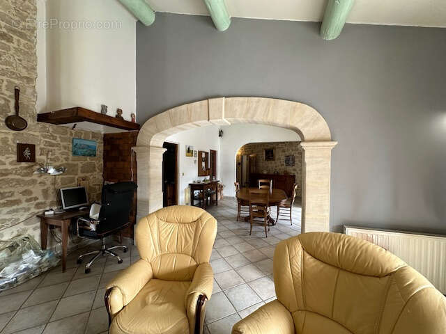 Maison à PERNES-LES-FONTAINES