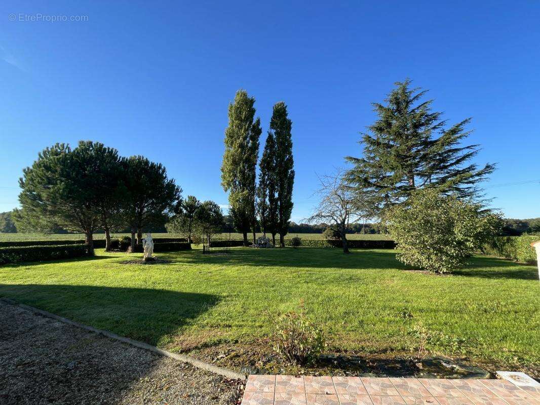 Maison à SAINT-SULPICE-D&#039;ARNOULT