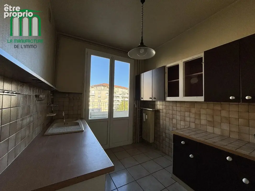 Appartement de type F4 de 102.23 m² avec deux balcons, garage/ Armeville-Foch-cité du design - photo 4