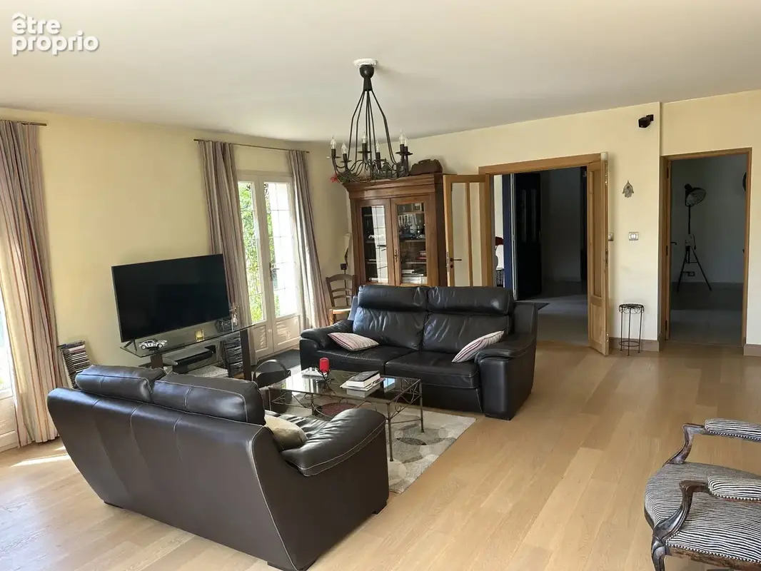 Exclusivité à 9km de Cognac, maison de 177m2,5 chambres et piscine chauffée. - photo 7