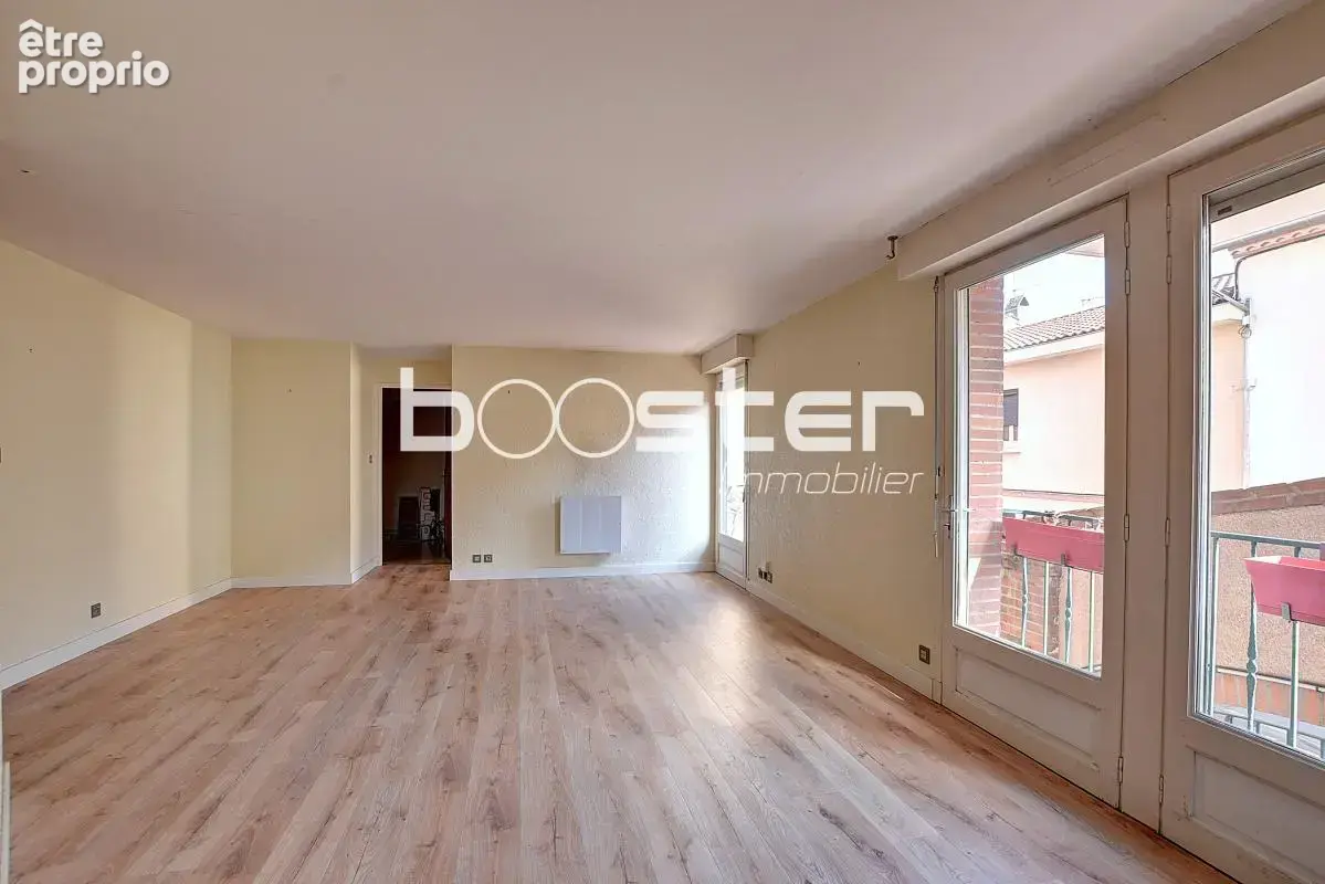 Coeur Saint Agne - Grand T4 lumineux avec balcon et parking - photo 2