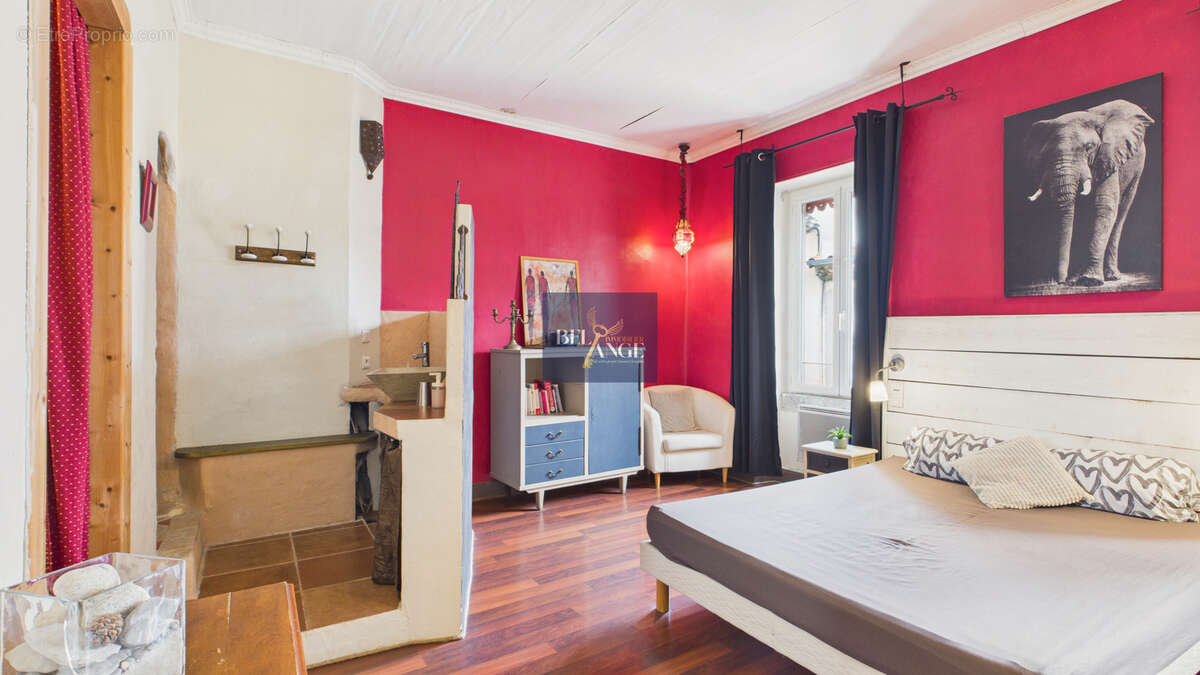 Maison à VILLENEUVE-DE-BERG