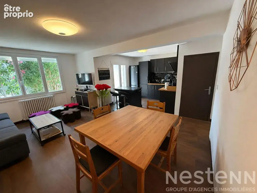 CARCASSONNE Maison trois faces entièrement rénovée avec garage terrasse et trois chambres proche commodités - photo 8